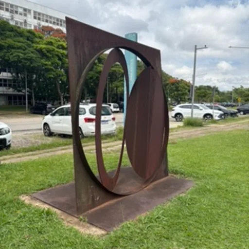 O quadrado, o Círculo e o Disco Fragmentado